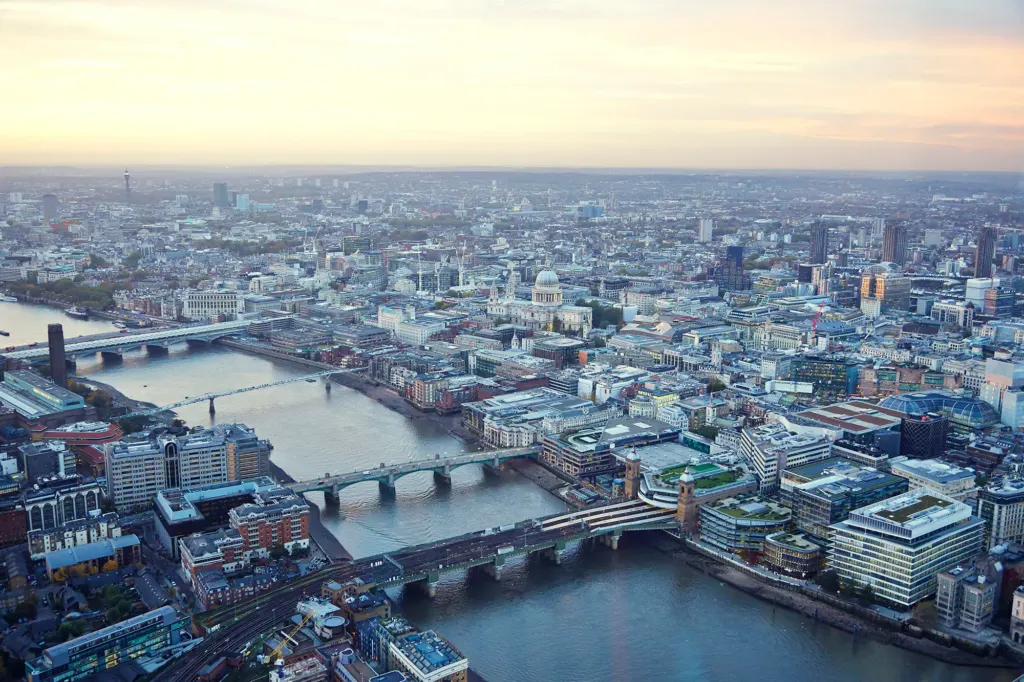 London Landscapes — architecture and landscape photograph in London, UK, frame 20 of 28.